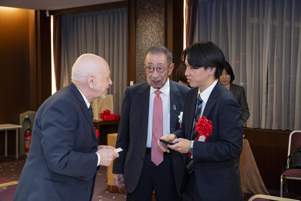 第1回優秀論文表彰「伏見博明賞」表彰式・祝賀会